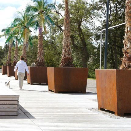 Hovli Corten Rusty Planter