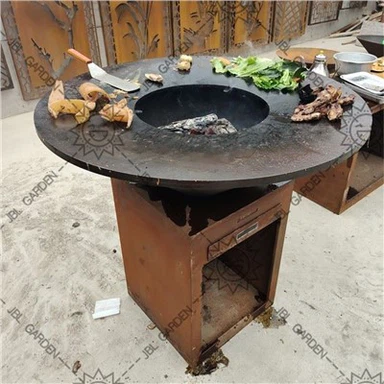 Barbekyu panjarali Corten po'latdan yasalgan otash chuquri