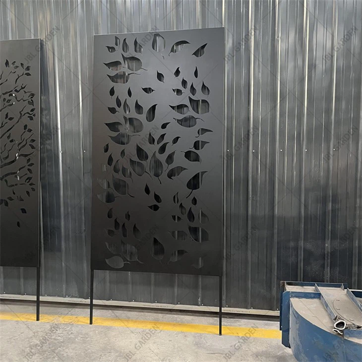 Lazer bilan kesilgan panellar va ekranlar