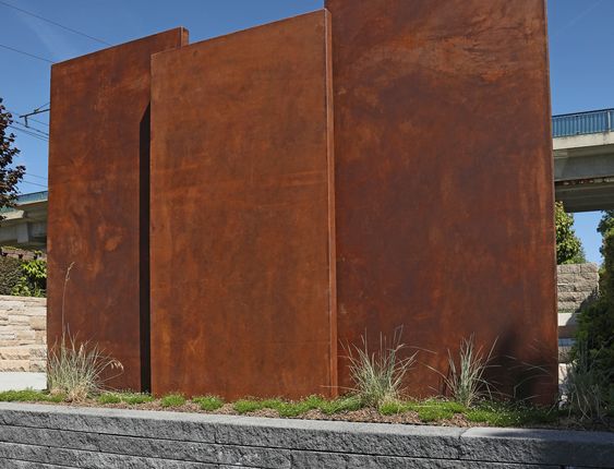 Corten po'lat qismi