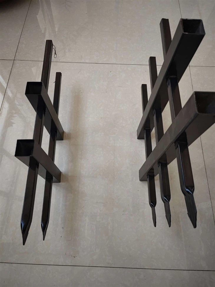 Outdoor Courtyard Iron Welding Fence