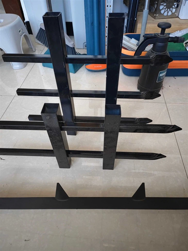 Outdoor Courtyard Iron Welding Fence