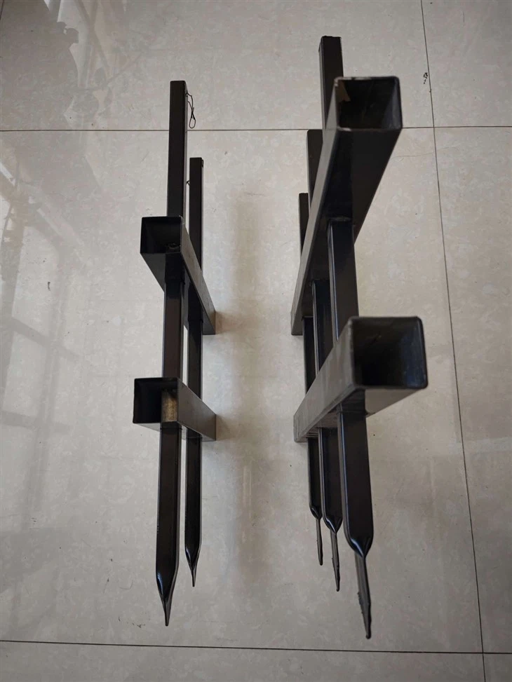 Outdoor Courtyard Iron Welding Fence