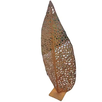 Ochiq metall barg haykali